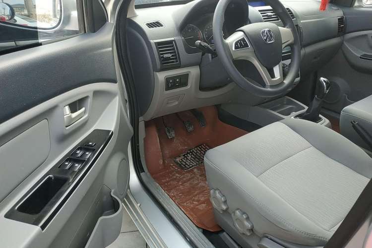 Used BAIC Weiwang M20 2014 1.5L Comfort Version BJ415B Driver Seat