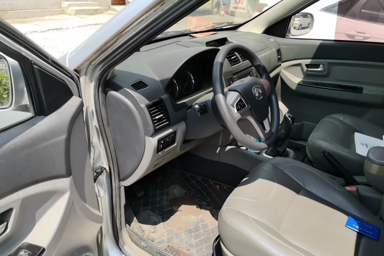 Used BAIC Weiwang M20 2014 1.5L Ultra-Luxury DAM15DL Driver Seat