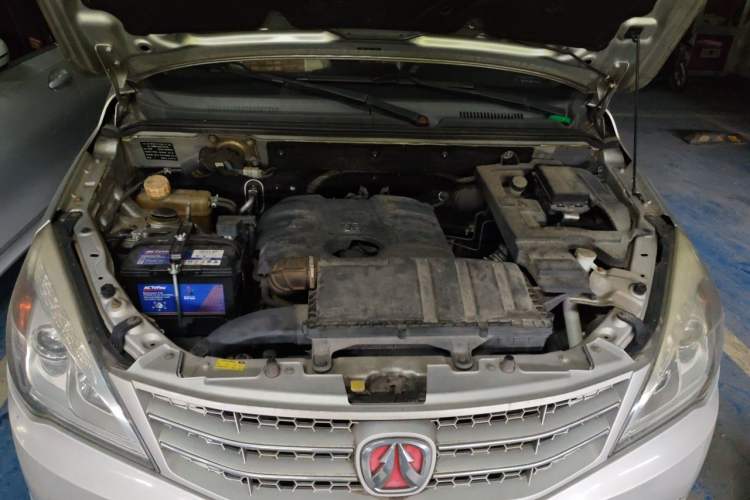 Used BAIC Weiwang M20 2014 1.5L practical type BJ415A Engine Bay