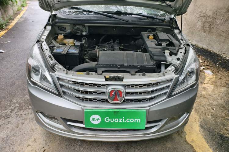 Used BAIC Weiwang M20 2014 1.5L practical type BJ415A Engine Bay