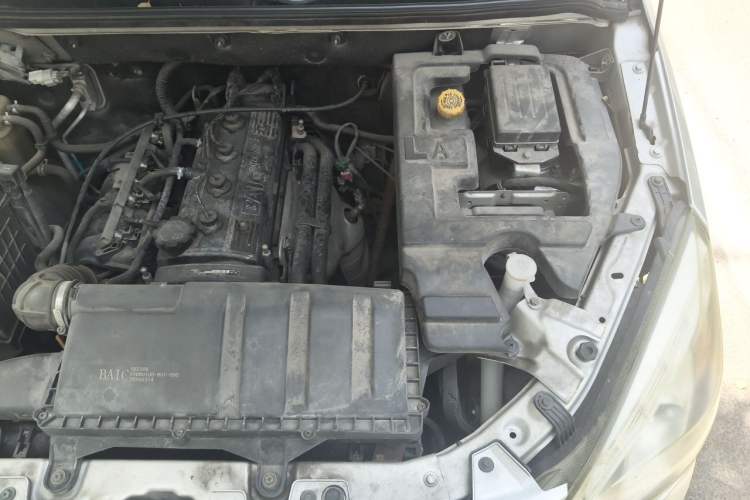 Used BAIC Weiwang M20 2014 1.5L practical type BJ415A Engine Bay Left