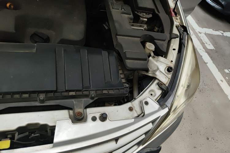 Used BAIC Weiwang M20 2014 1.5L Basic Version DAM15DL Engine Bay Left