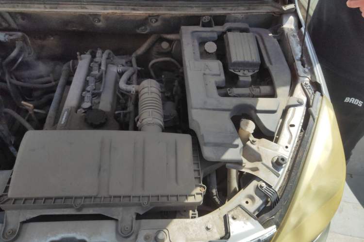 Used BAIC Weiwang M20 2014 1.5L Comfort Version BJ415B Engine Bay Left