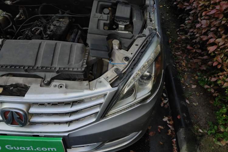 Used BAIC Weiwang M20 2014 1.5L practical type BJ415A Engine Bay Left
