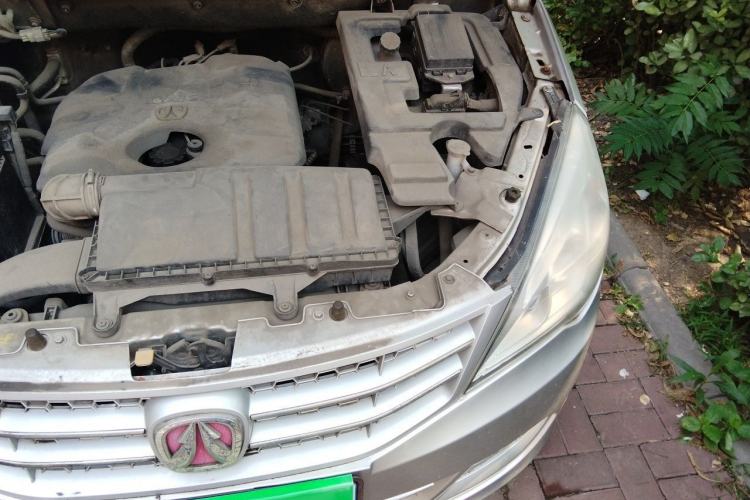 Used BAIC Weiwang M20 2014 1.5L practical type BJ415A Engine Bay Left