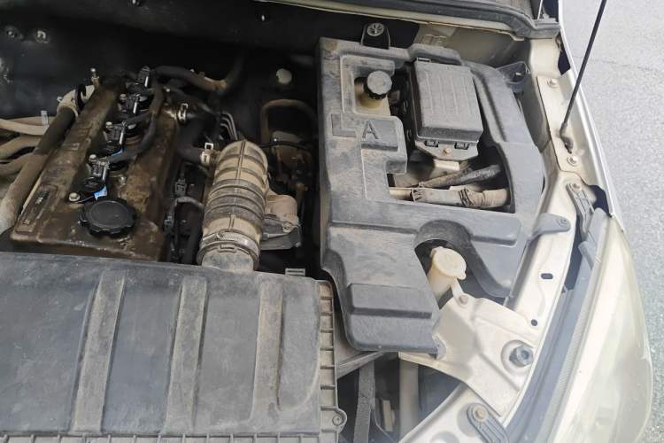 Used BAIC Weiwang M20 2014 1.5L Comfort Version BJ415B Engine Bay Left