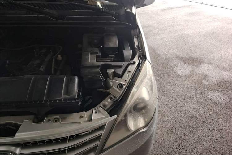 Used BAIC Weiwang M20 2014 1.5L Basic Version DAM15DL Engine Bay Left