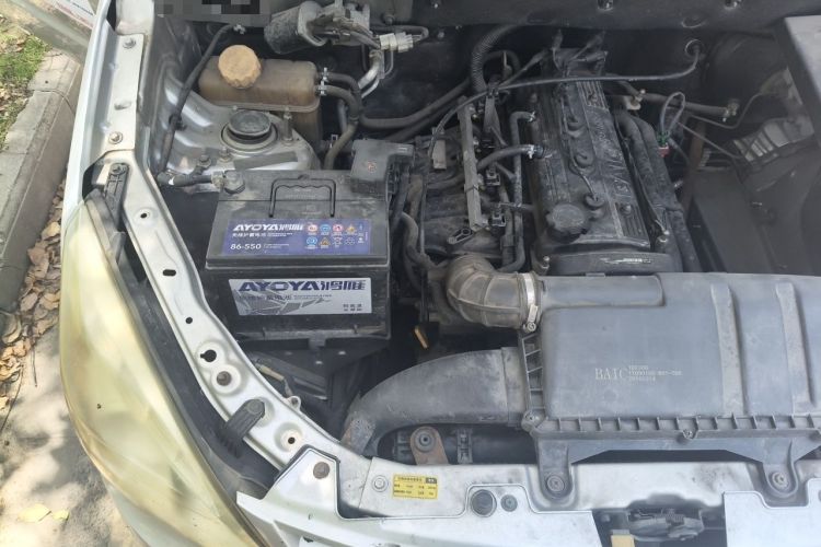 Used BAIC Weiwang M20 2014 1.5L practical type BJ415A Engine Bay Right
