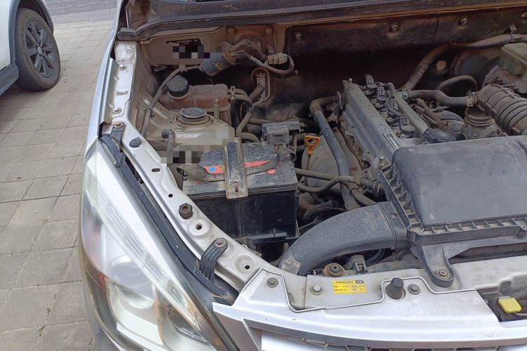 Used BAIC Weiwang M20 2014 1.5L Basic Version BJ415B Engine Bay Right