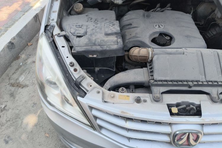 Used BAIC Weiwang M20 2014 1.5L practical type BJ415A Engine Bay Right