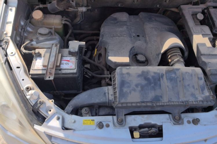 Used BAIC Weiwang M20 2014 1.5L Comfort Version BJ415B Engine Bay Right