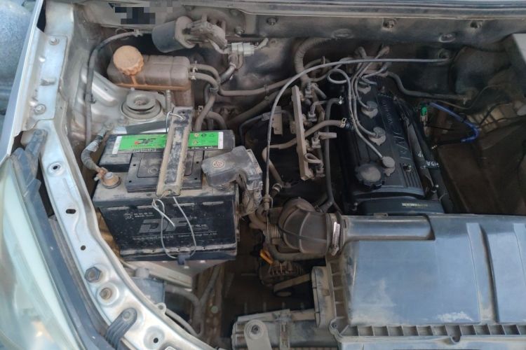 Used BAIC Weiwang M20 2014 1.5L practical type BJ415A Engine Bay Right