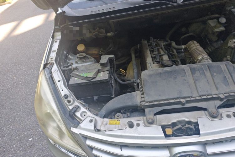 Used BAIC Weiwang M20 2014 1.5L Comfort Version BJ415B Engine Bay Right