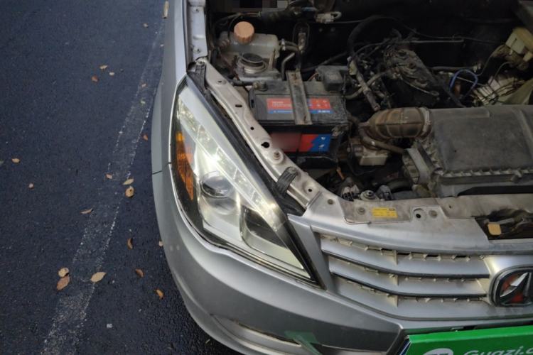 Used BAIC Weiwang M20 2014 1.5L practical type BJ415A Engine Bay Right