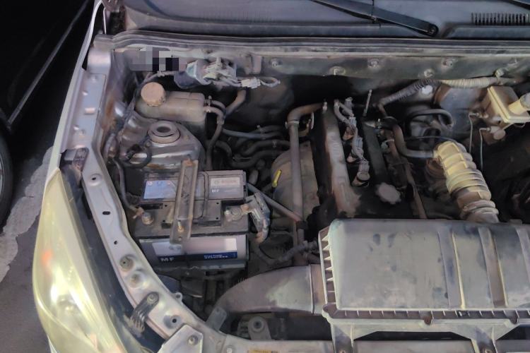 Used BAIC Weiwang M20 2014 1.5L Ultra-Luxury BJ415B Engine Bay Right