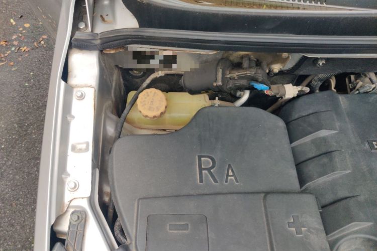 Used BAIC Weiwang M20 2014 1.5L practical type BJ415A Engine Bay Right