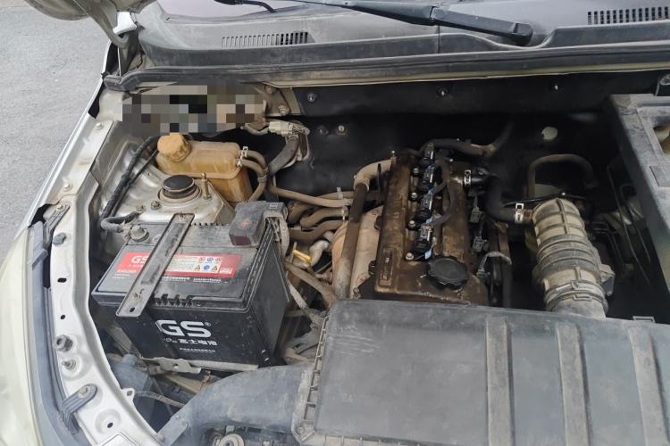 Used BAIC Weiwang M20 2014 1.5L Comfort Version BJ415B Engine Bay Right