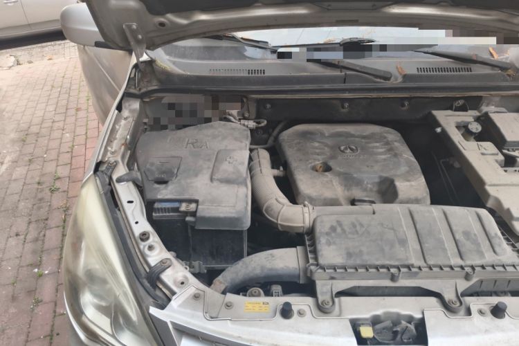 Used BAIC Weiwang M20 2014 1.5L Comfort version DAM15DL Engine Bay Right