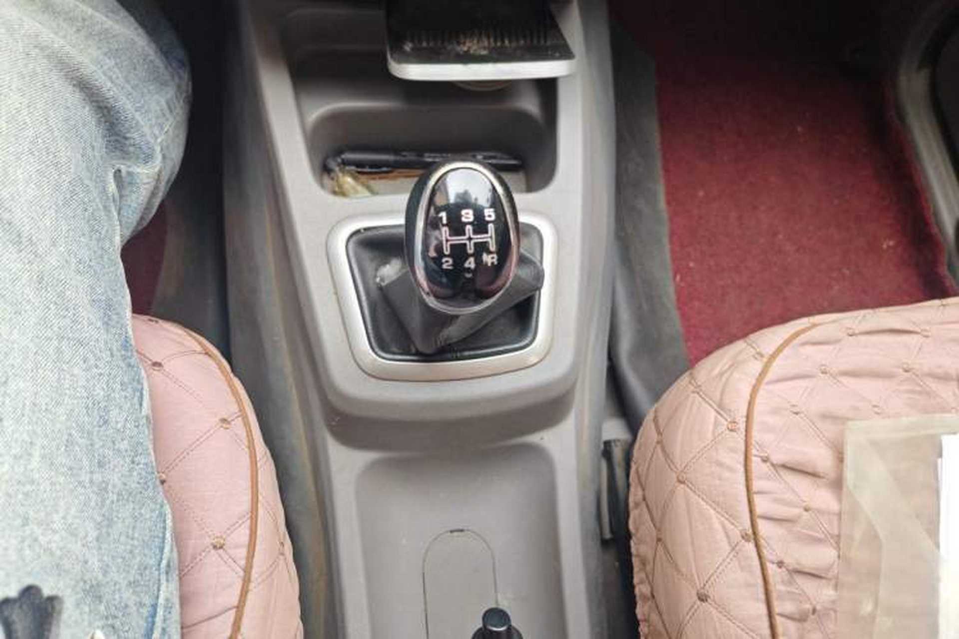 Used BAIC Weiwang M20 2014 1.5L practical type BJ415A Gear Lever