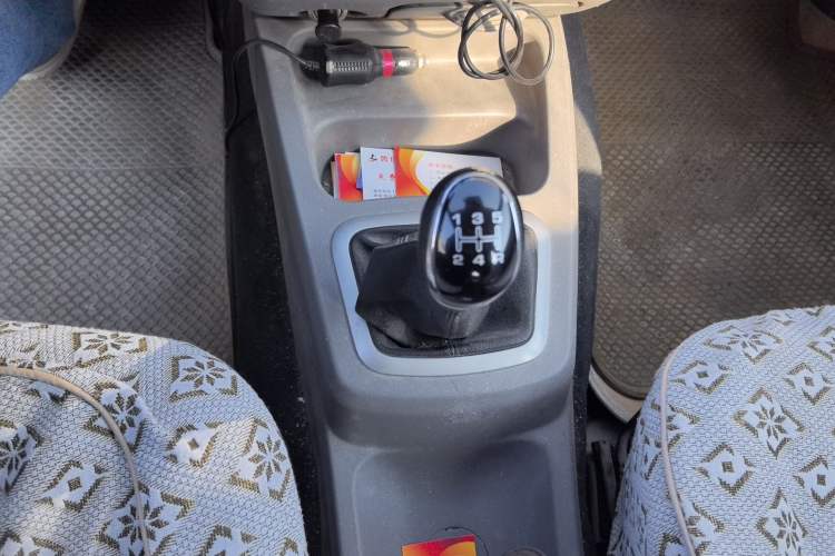 Used BAIC Weiwang M20 2014 1.5L Comfort Version BJ415B Gear Lever