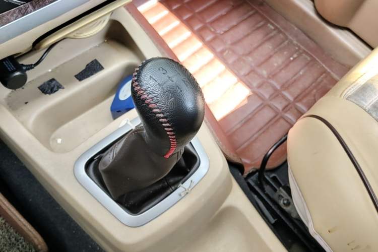 Used BAIC Weiwang M20 2014 1.5L Luxury DAM15DL Gear Lever