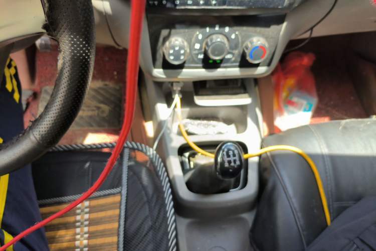 Used BAIC Weiwang M20 2014 1.5L practical type BJ415A Gear Lever