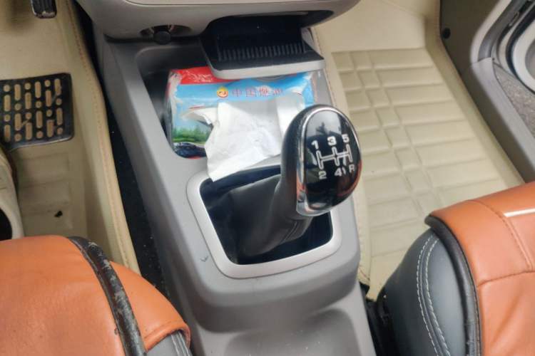 Used BAIC Weiwang M20 2014 1.5L practical type BJ415A Gear Lever