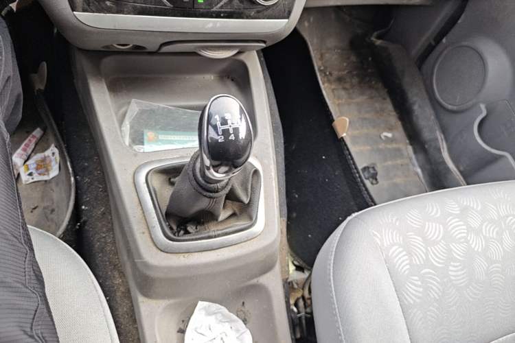 Used BAIC Weiwang M20 2014 1.5L practical type BJ415A Gear Lever
