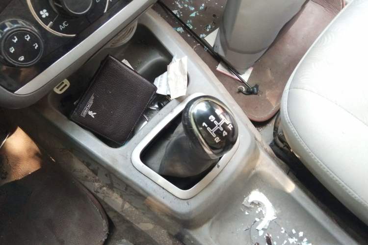 Used BAIC Weiwang M20 2014 1.5L practical type BJ415A Gear Lever