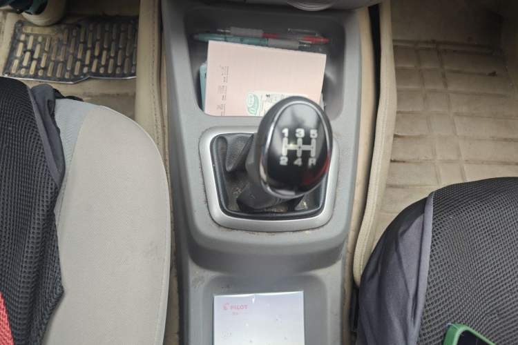 Used BAIC Weiwang M20 2014 1.5L Comfort Version BJ415B Gear Lever