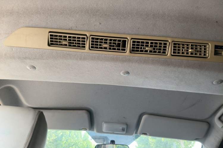 Used BAIC Weiwang M20 2014 1.5L practical type BJ415A Headliner