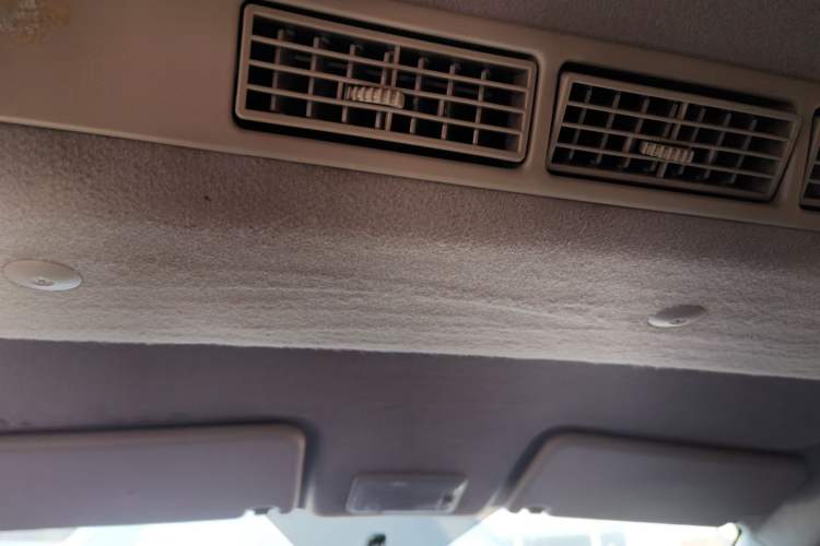 Used BAIC Weiwang M20 2014 1.5L practical type BJ415A Headliner