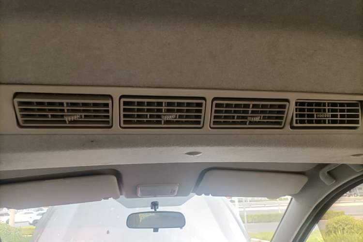Used BAIC Weiwang M20 2014 1.5L Basic Version DAM15DL Headliner