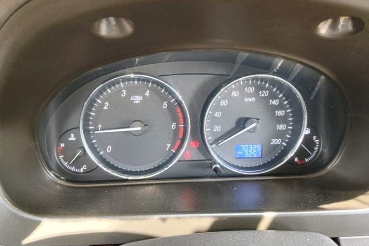 Used BAIC Weiwang M20 2014 1.5L Luxury DAM15DL Instrument Cluster