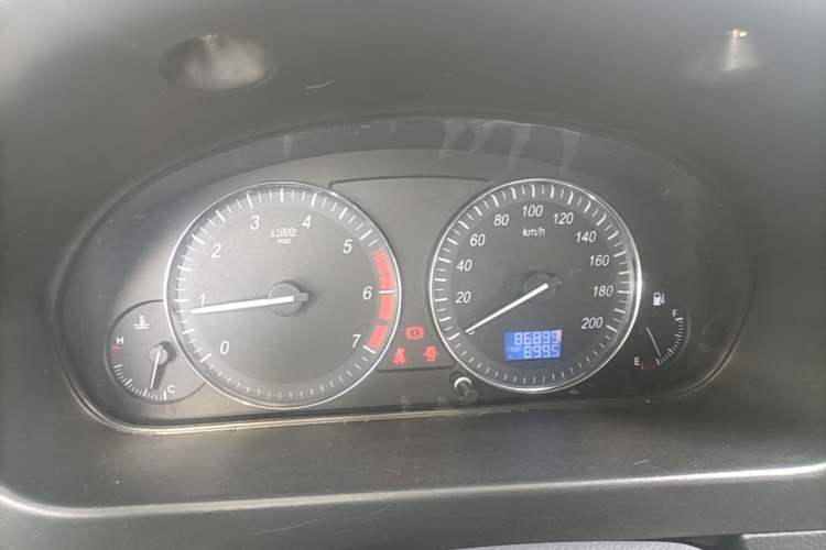 Used BAIC Weiwang M20 2014 1.5L Basic Version DAM15DL Instrument Cluster