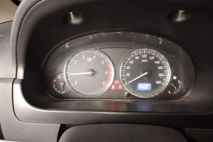Used BAIC Weiwang M20 2014 1.5L Basic Version DAM15DL Instrument Cluster