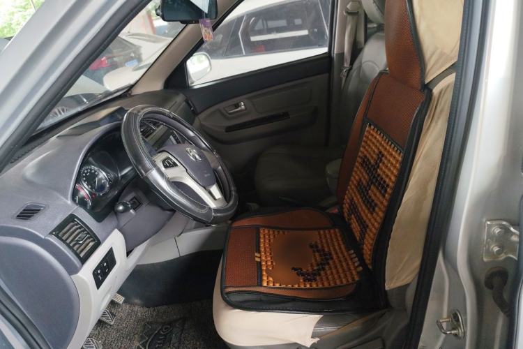 Used BAIC Weiwang M20 2014 1.5L Luxury Version BJ415B Left Front Seat