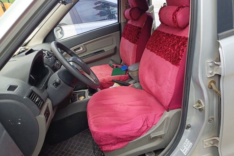 Used BAIC Weiwang M20 2014 1.5L Basic Version BJ415B Left Front Seat