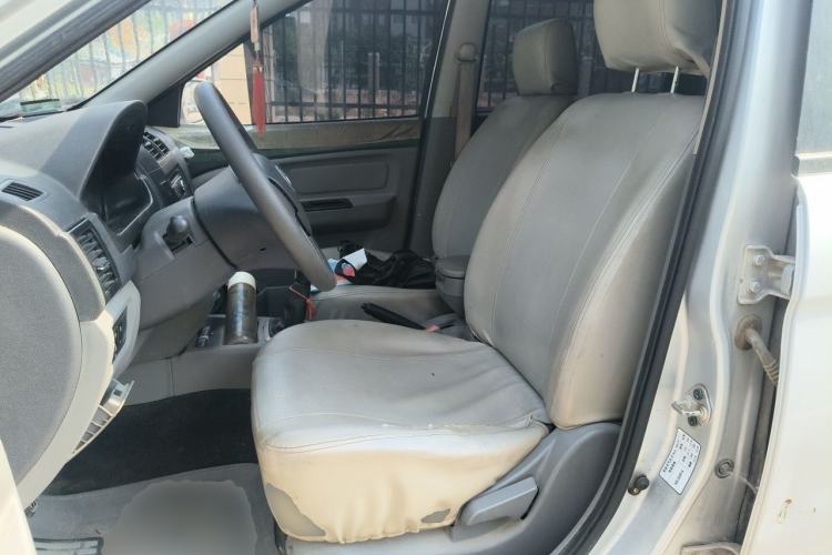 Used BAIC Weiwang M20 2014 1.5L practical type BJ415A Left Front Seat