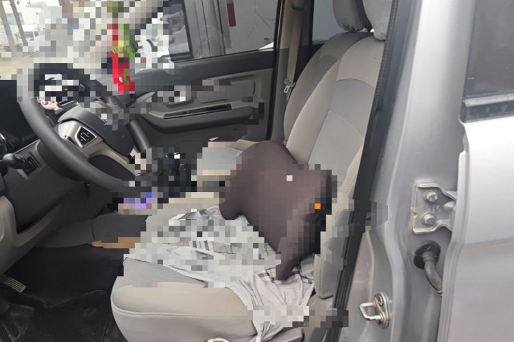 Used BAIC Weiwang M20 2014 1.5L Comfort Version BJ415B Left Front Seat