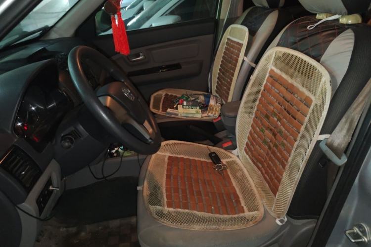Used BAIC Weiwang M20 2014 1.5L practical type BJ415A Left Front Seat
