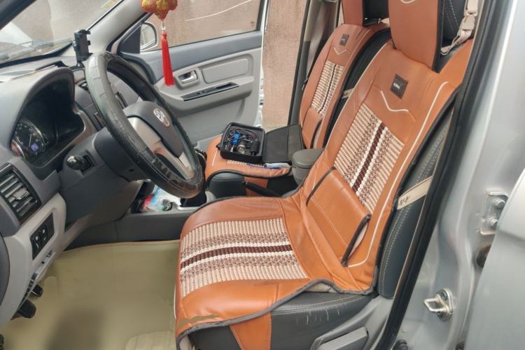 Used BAIC Weiwang M20 2014 1.5L practical type BJ415A Left Front Seat