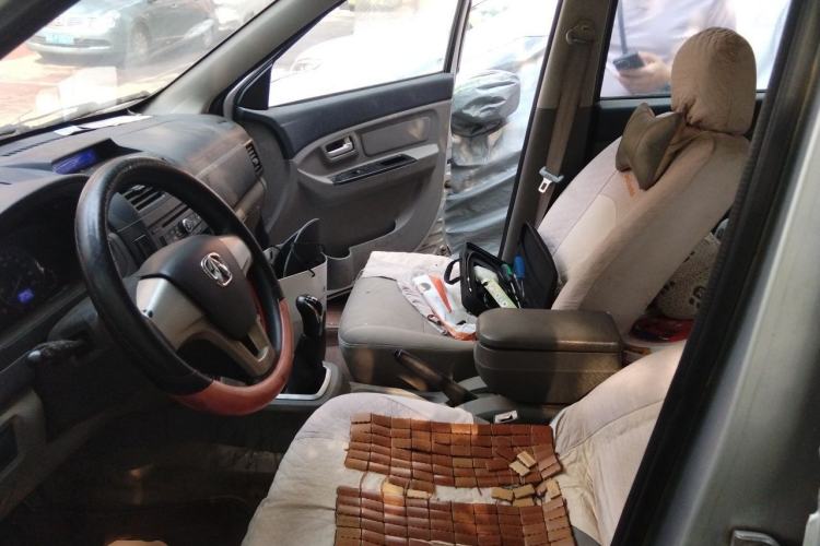 Used BAIC Weiwang M20 2014 1.5L practical type BJ415A Left Front Seat