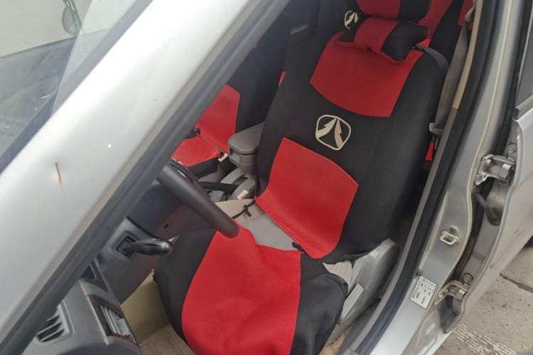 Used BAIC Weiwang M20 2014 1.5L Comfort Version BJ415B Left Front Seat