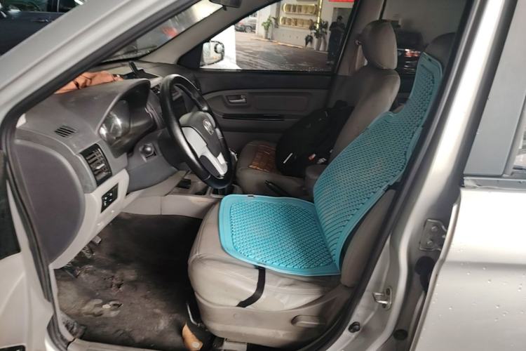 Used BAIC Weiwang M20 2014 1.5L Basic Version DAM15DL Left Front Seat