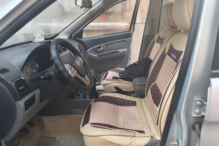 Used BAIC Weiwang M20 2014 1.5L Comfort version DAM15DL Left Front Seat