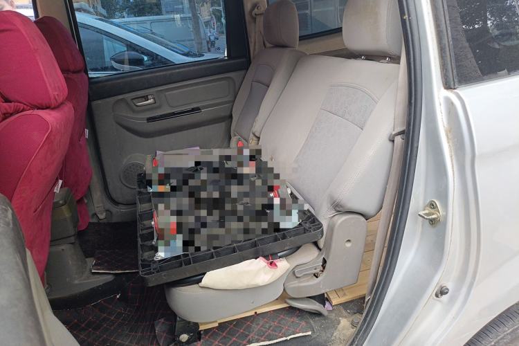 Used BAIC Weiwang M20 2014 1.5L Basic Version BJ415B Left Rear Seat