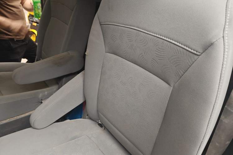 Used BAIC Weiwang M20 2014 1.5L practical type BJ415A Left Rear Seat