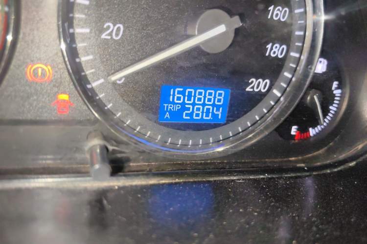 Used BAIC Weiwang M20 2014 1.5L Ultra-Luxury BJ415B Odometer Close Up