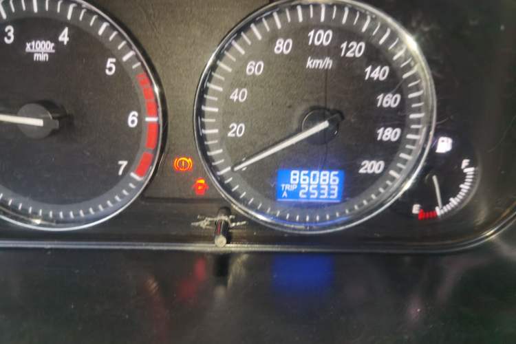Used BAIC Weiwang M20 2014 1.5L Ultra-Luxury BJ415B Odometer Close Up